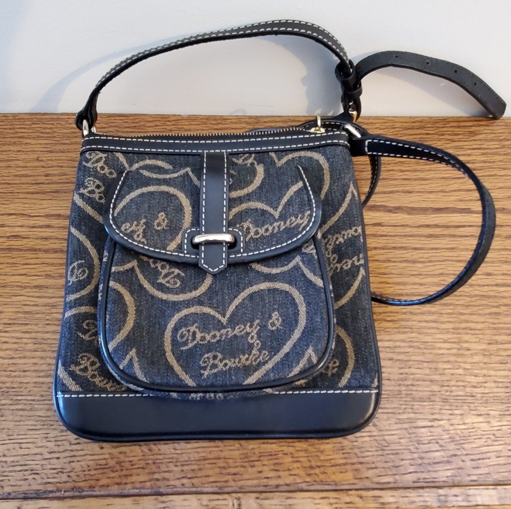 Dooney & Bourke  crossbody